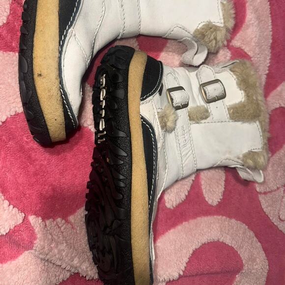 White and brown merrell boots - Picture 3 of 6